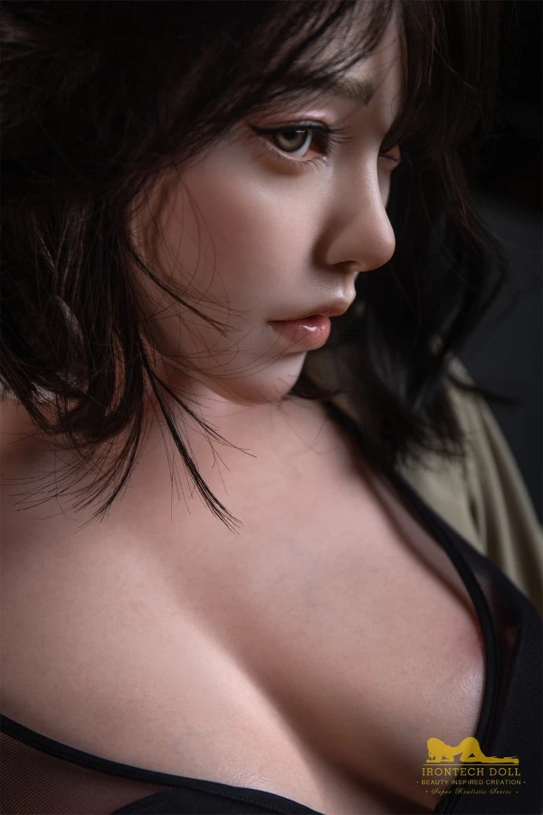 Japanese Celebrity Sex Doll Linnie 163cm Japanese Celebrity Sex Doll Linnie 163cm